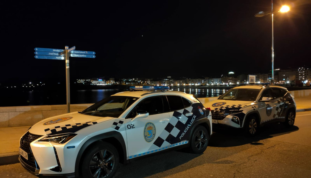 Dos patrullas de la Policía Local de Sanxenxo