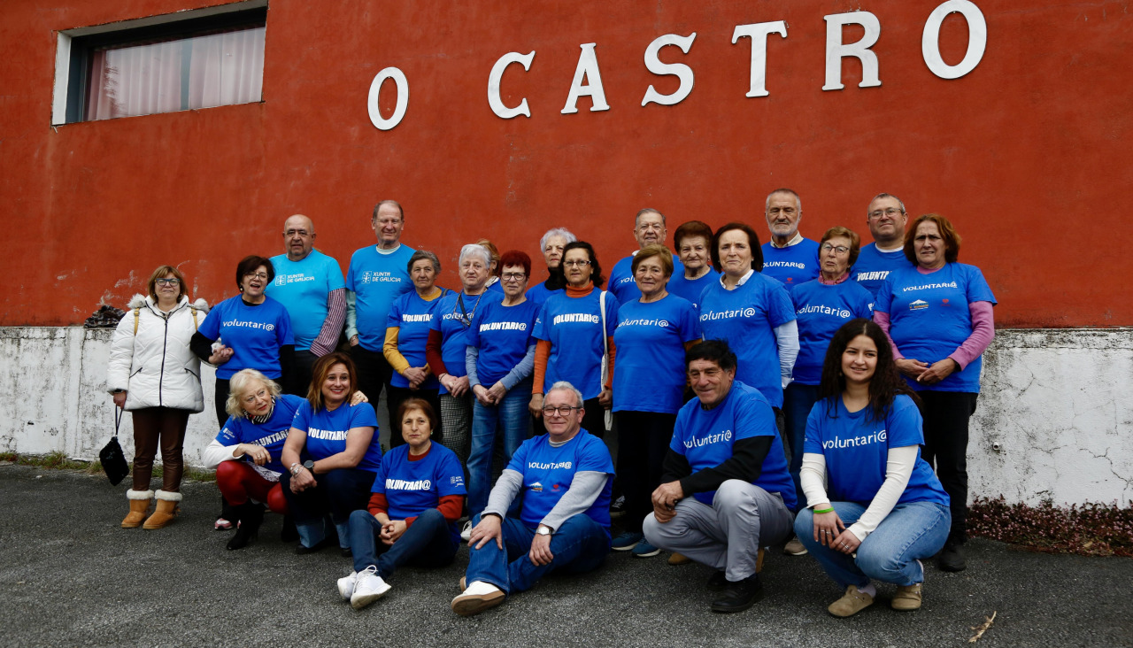 Parte de los integrantes de la entidad, en su sede social