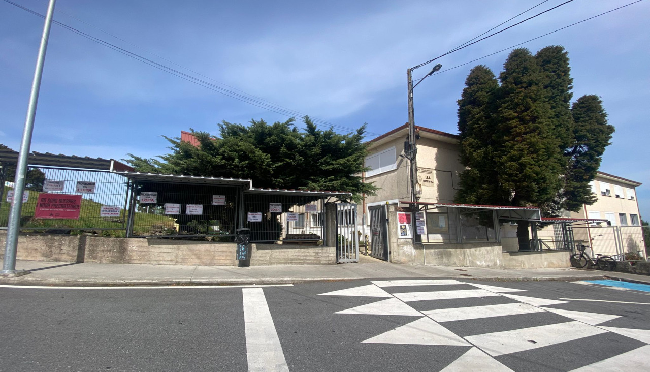 Fachada IES Monte da Vila en O Grove