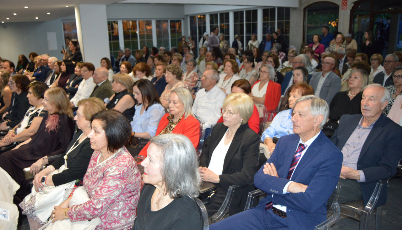 Imagen del público asistente a la gala de la junta local de Ribeira de la AECC
