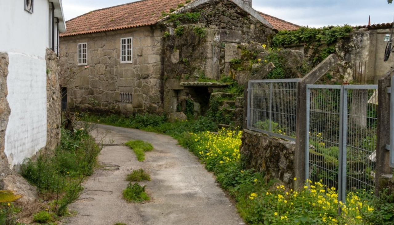 Zona afectada por las obras de humanización en Padriñán