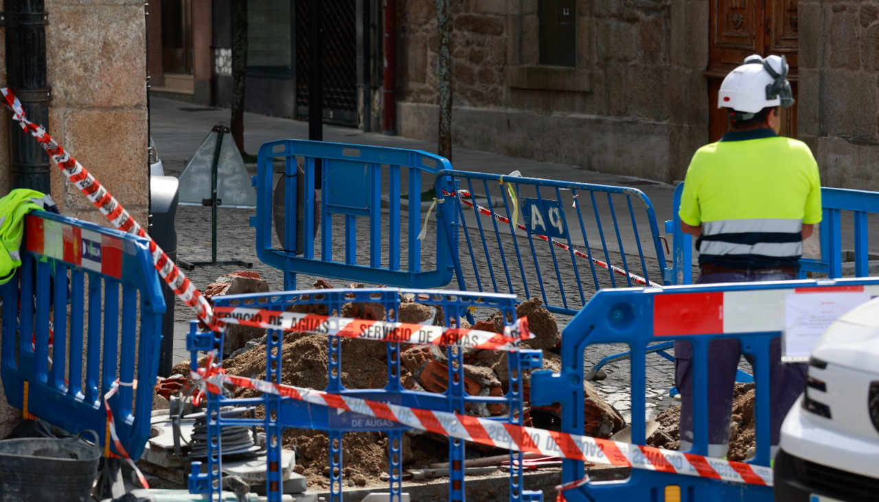 Los operarios trabajando en la zona