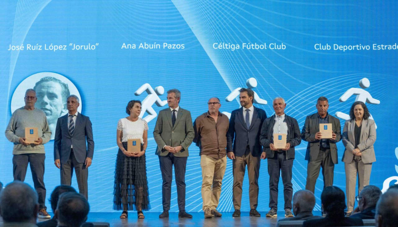 Ana Abuín y los directivos del Céltiga junto a Rueda  |