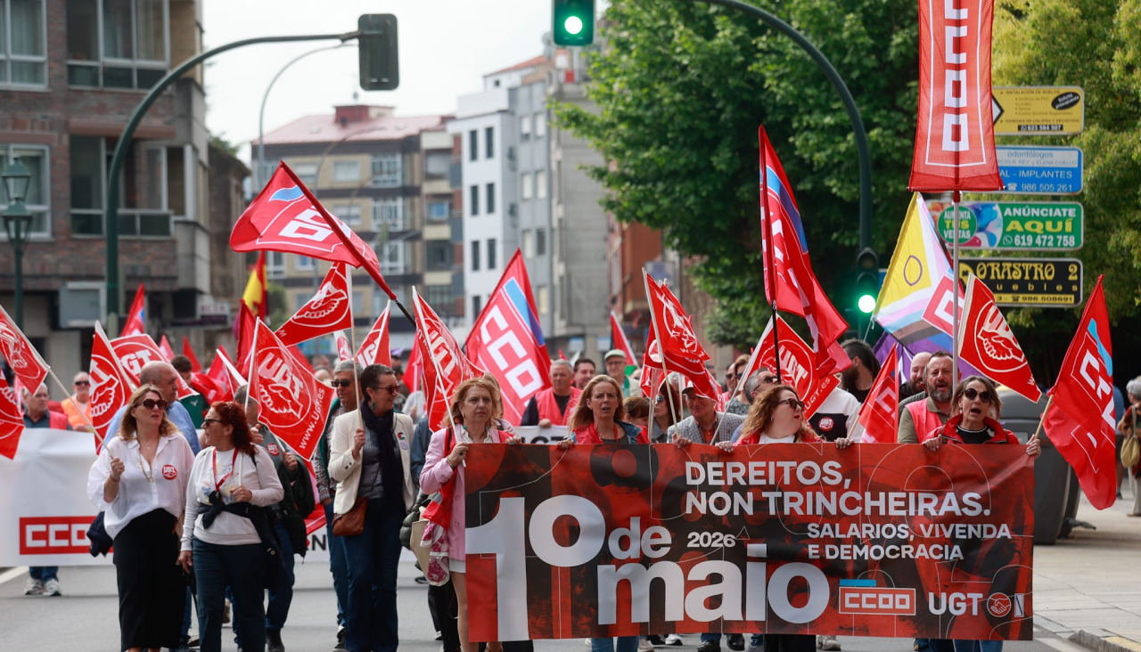 La marcha de Comisións Obreiras y UGT salió de Ravella y terminó en el mismo sitio con la lectura del manifiesto