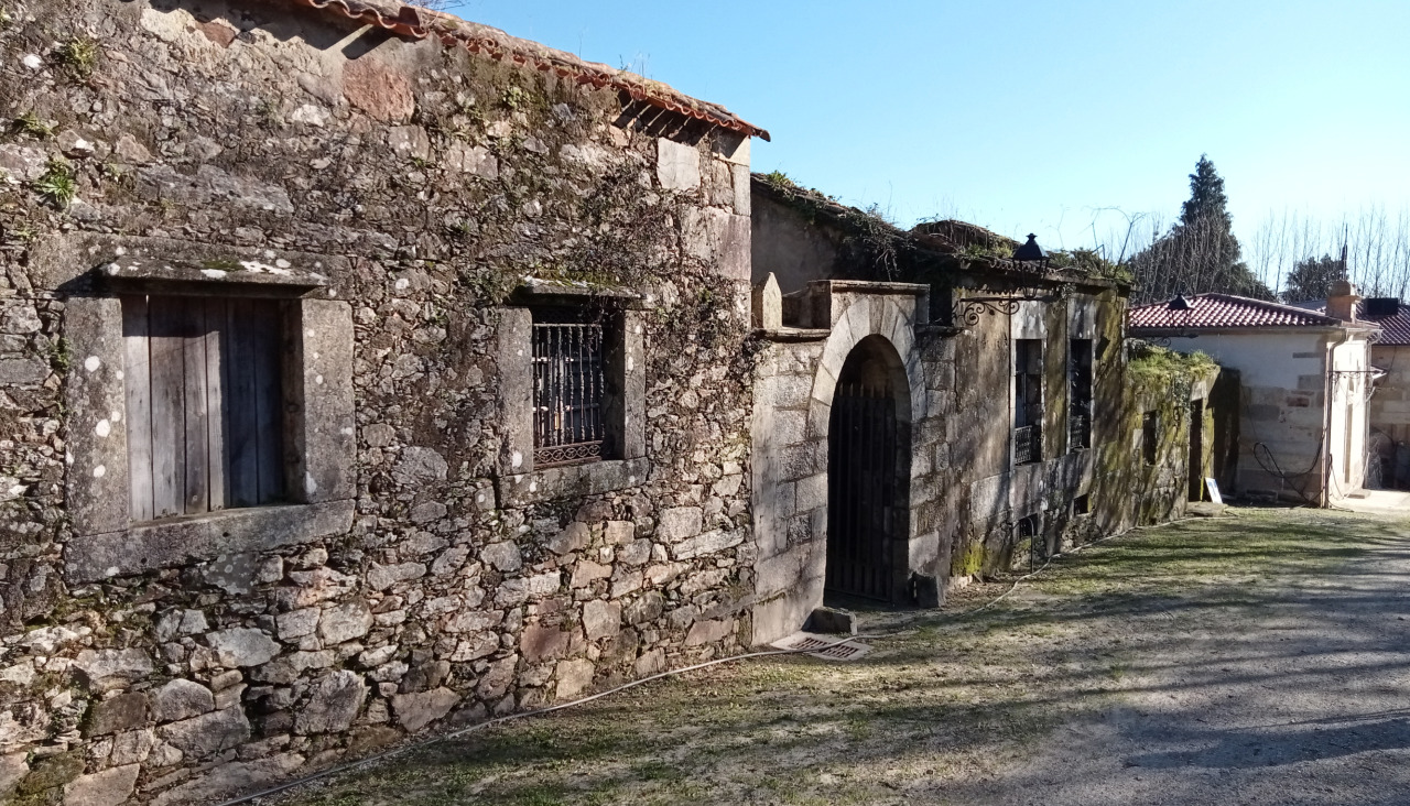 La actuación proyectada por el Ayuntamiento se desarrollará en el lagar pequeño, una vivienda y las caballerizas