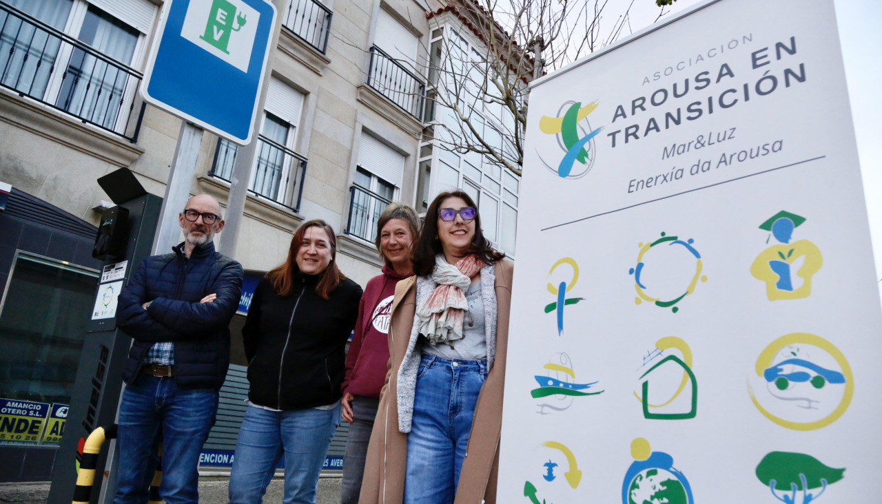 Integrantes da directiva deste colectivo, na localidade insular