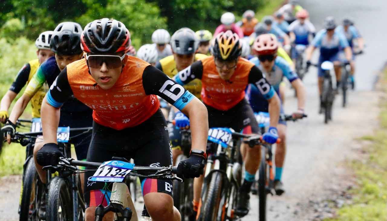 El circuito de Lois acogió la sexta prueba del calendario de la Copa Xunta de la modalidad olímpica de XCO