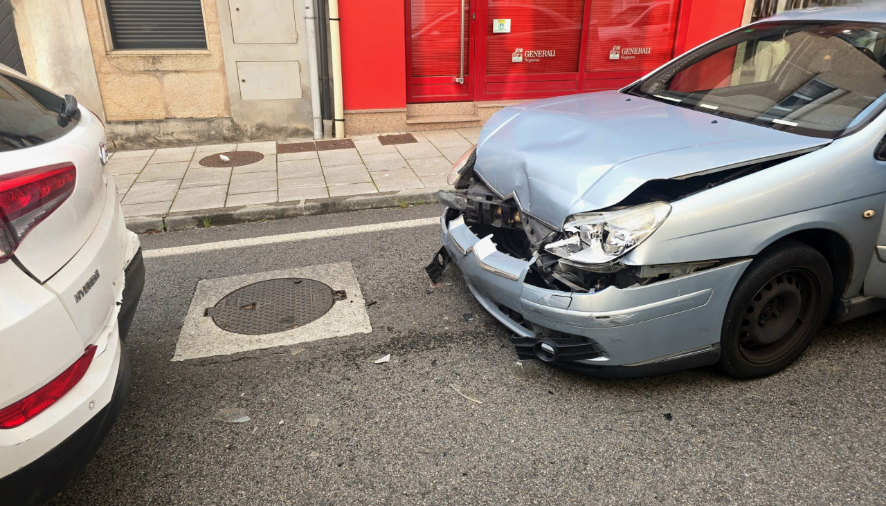 La colisión por alcance entre un Citroën C5 y un Hyundai Tucson se saldó únicamente con daños materiales