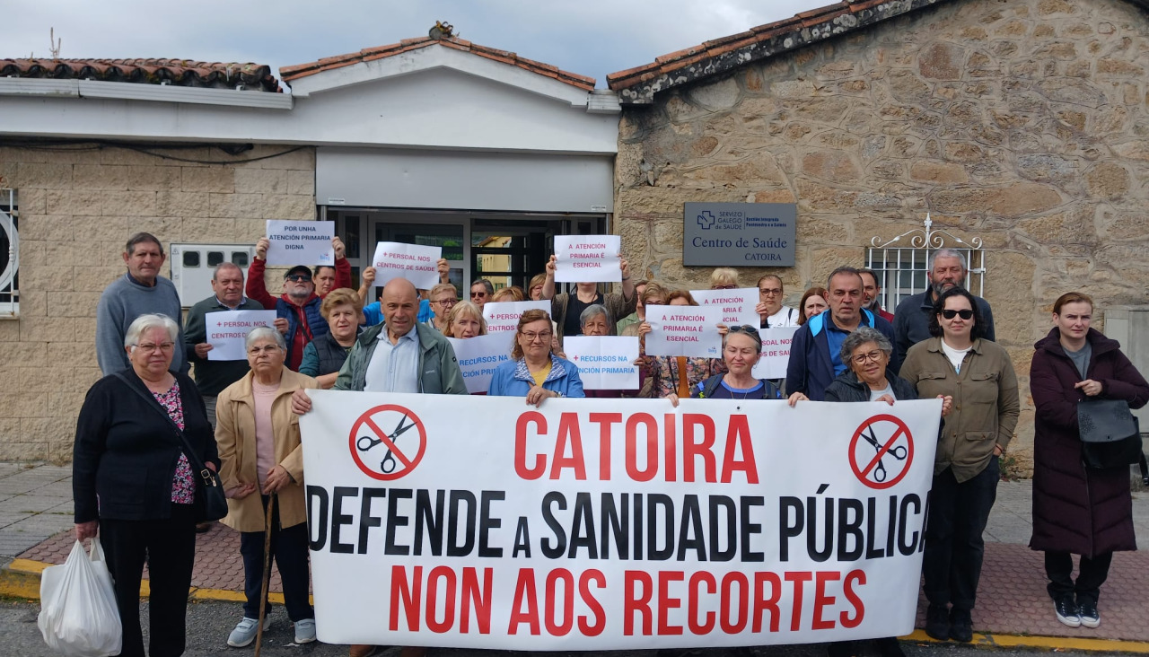 Nueva concentración en el Centro de Salud de Catoira