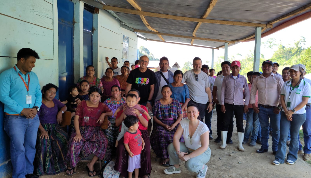 Visita del alcalde de Cuntis a Raxruhá, en Guatemala