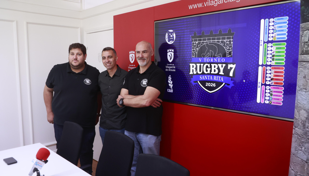 David Lema, Carlos Coira y Diego Collazo posan en la presentación del torneo celebrada ayer en el Concello