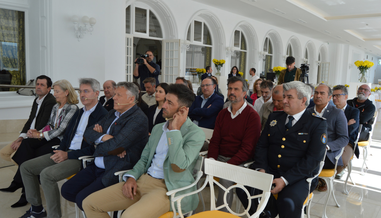 El Gran Hotel de La Toja acogió ayer la presentación