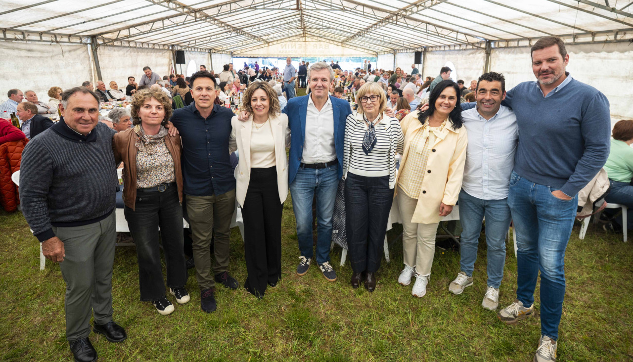 Rueda y otros miembros del PP con Couselo en Cuntis
