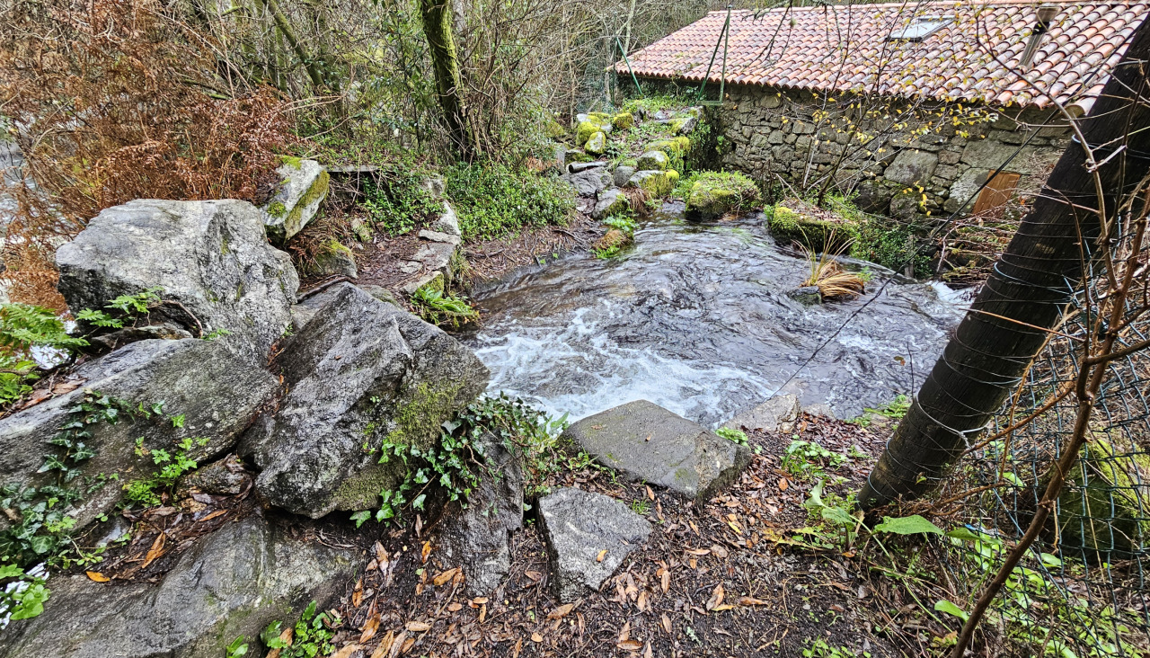 Acceso a la Fervenza de Segade, en Caldas