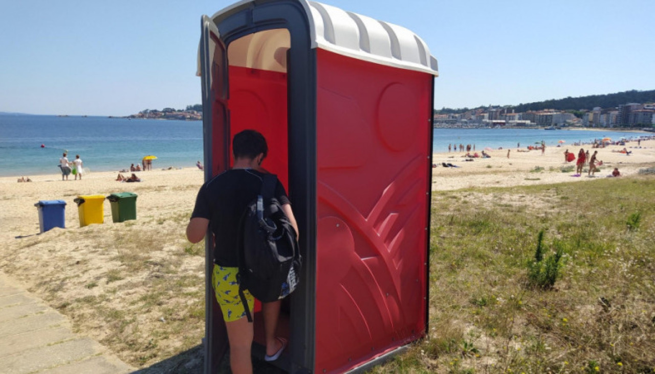 La playa de Coroso no tendrá aseos portátiles al contar con instalaciones fijas durante todo el año