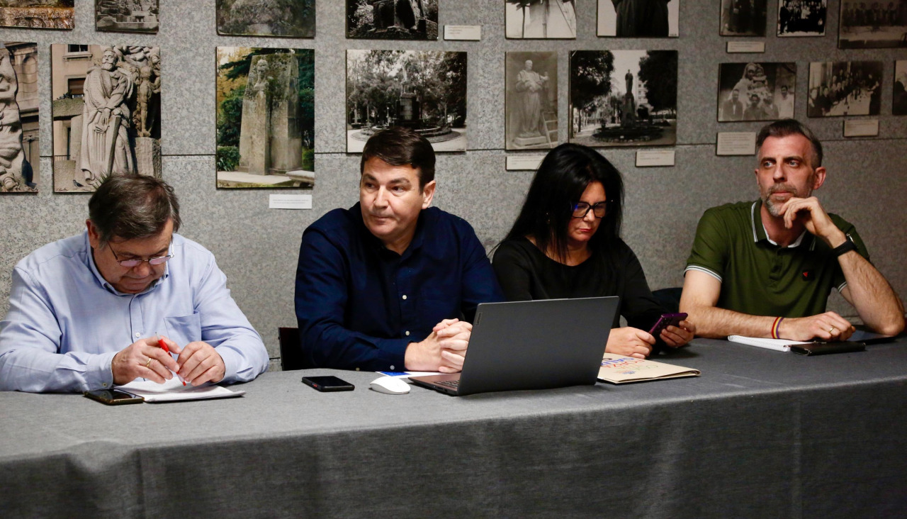 El teniente de alcalde de A Illa, en un pleno de la entidad comarcal