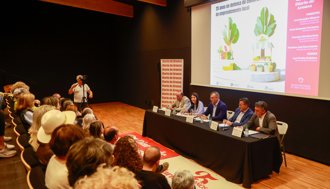 Francisco Pérez Sobrido, María Sampedro Fernández, José Pereira Alcantara, José González Vázquez y Francisco Martínez Gude intervinieron en el foto de Diario de Arousa