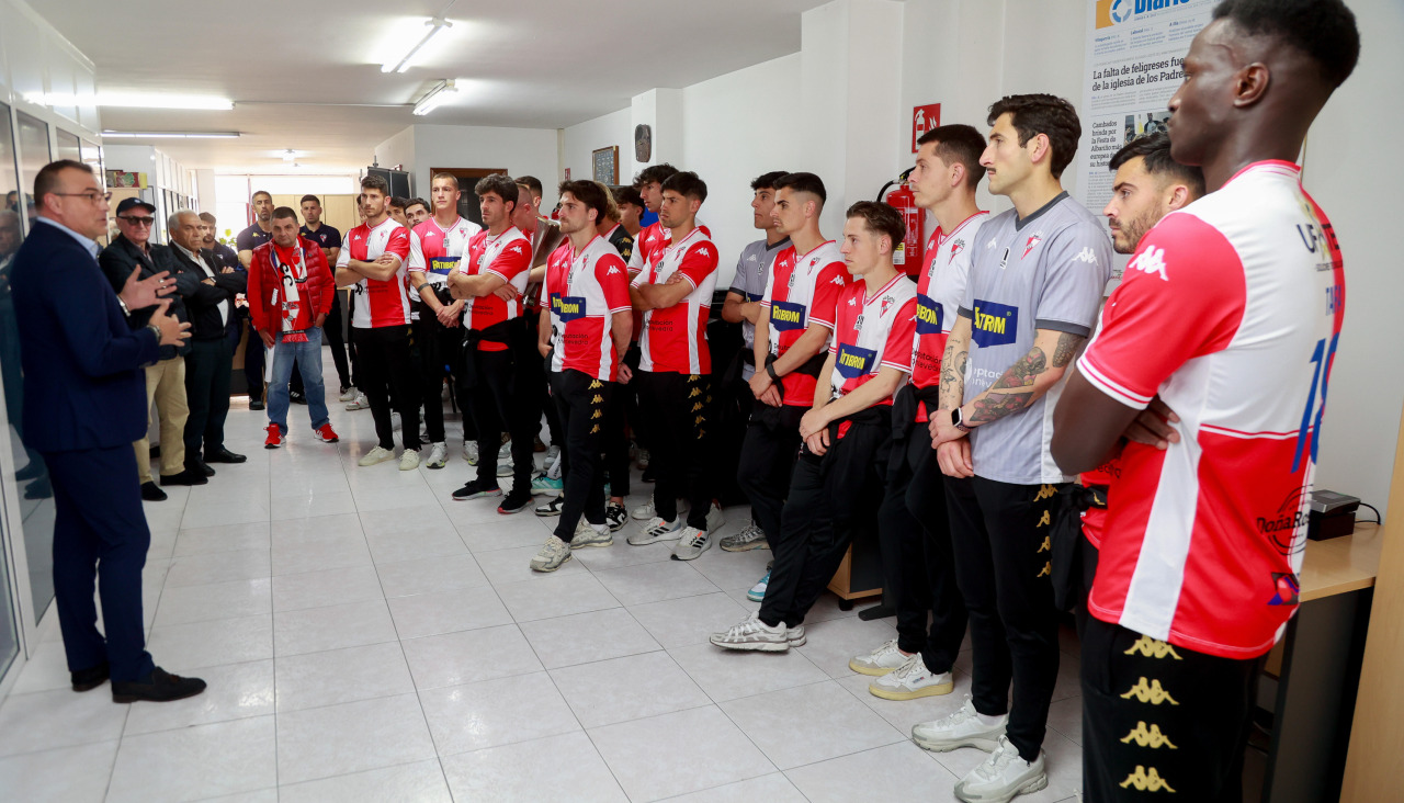 visita del arosa sc al diario de arousa
