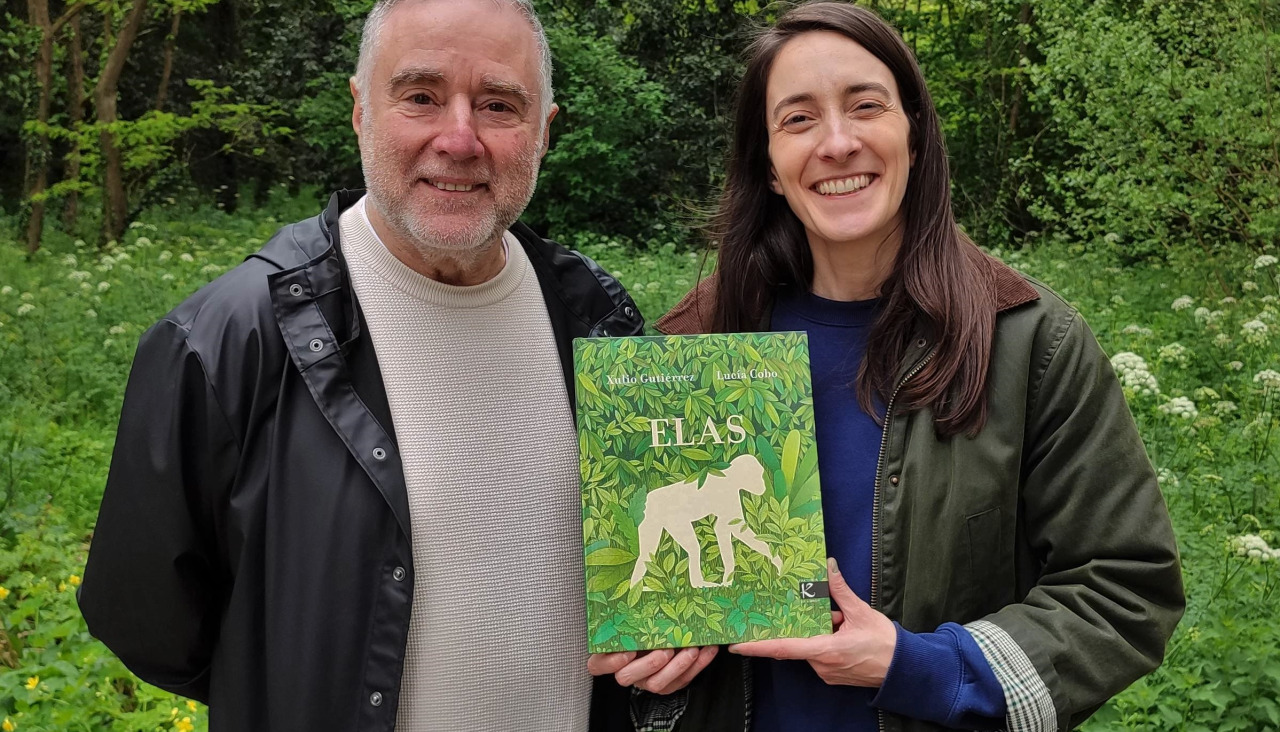 Xulio Gutiérrez y Lucía Cobo con su libro