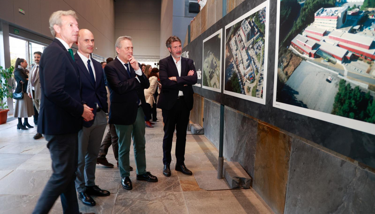Rueda, Varela, Caamaño e Flores na exposición de fotos