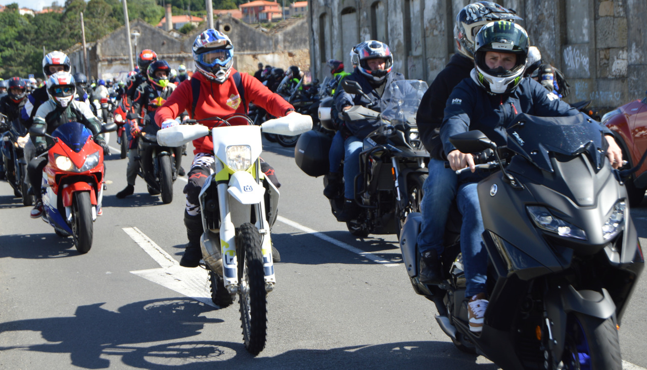 A ruta mototurística foi unha das actividades máis multitudinarias da concentración moteira de A Pobra
