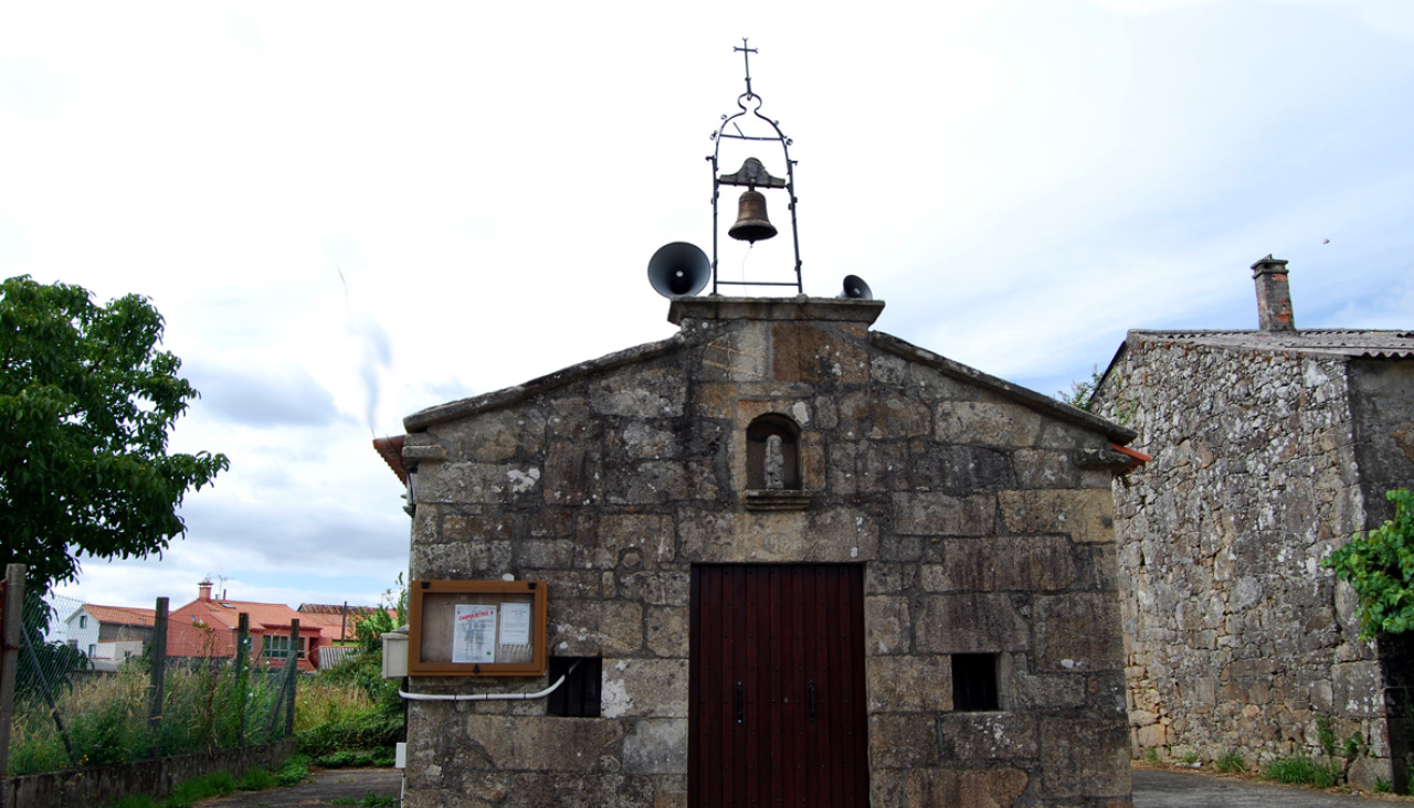 Capilla de la Virgen de los Desamparados de A Devesa