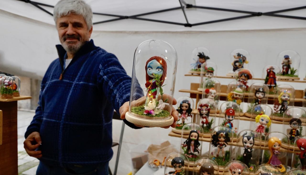 Feria de artesanía dentro del Curtas Festival do Imaxinario
