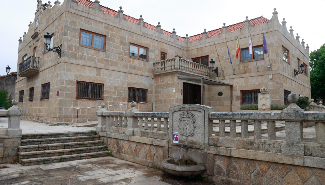 Fachada del Concello de Valga