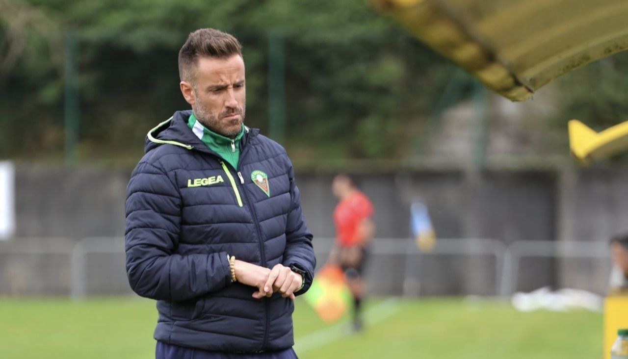 Pery, entrenador del Órdenes, primer rival del Portonovo en el play-off de ascenso a Tercera