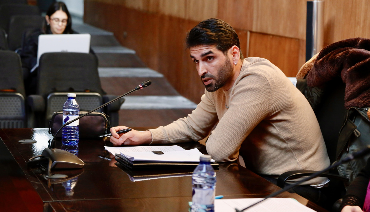 El líder de la oposición, Matías Cañón, durante una intervención plenaria
