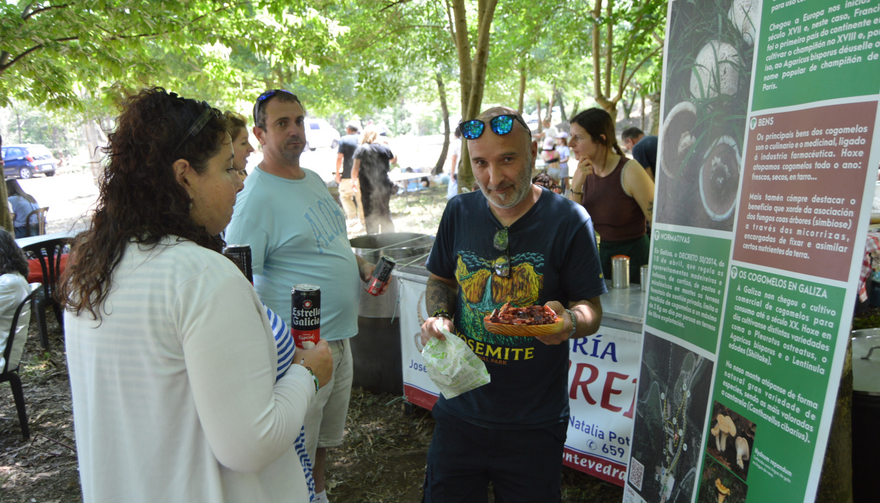 El puesto de venta de pulpo fue uno de los espacios más demandados durante el desarrollo de la romería