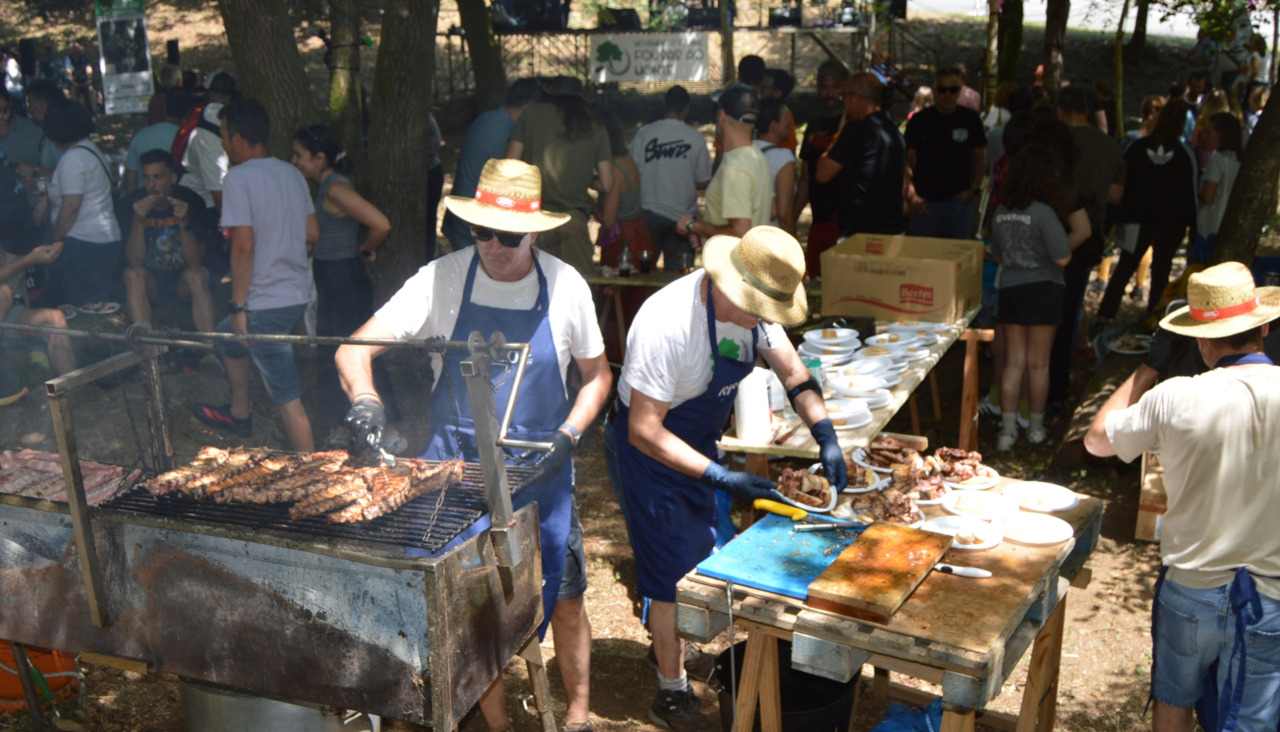 El churrasco fue una de las viandas que pudo disfrutar el público asistente a la Romaría das Fousas