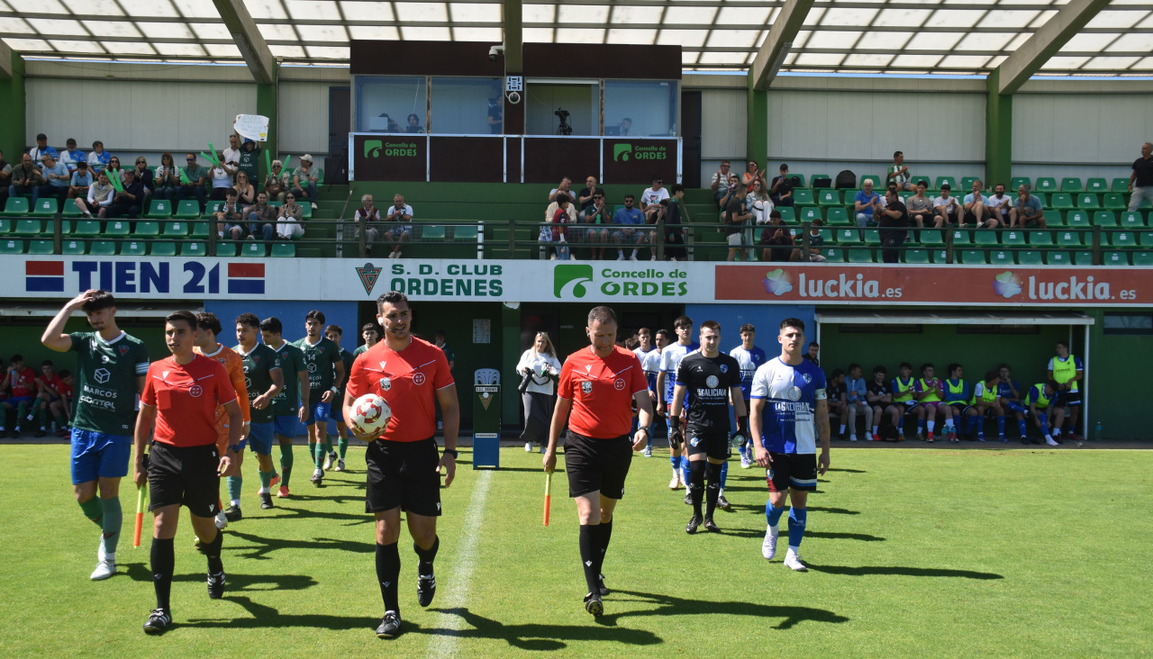 Aunque hubo bastante gente, la asistencia estuvo lejos de lo esperado en un play-off.JPG