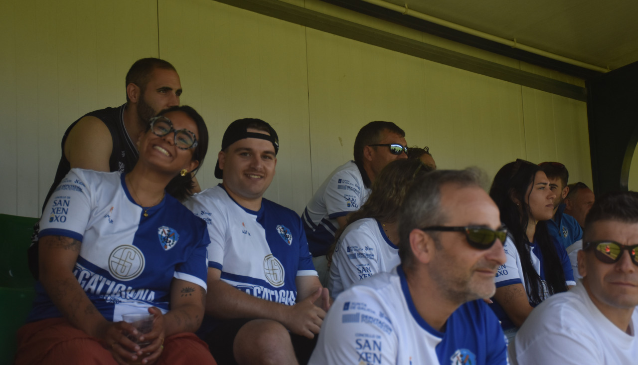 La afición el Portonovo está disfrutando de una temporada memorable.JPG