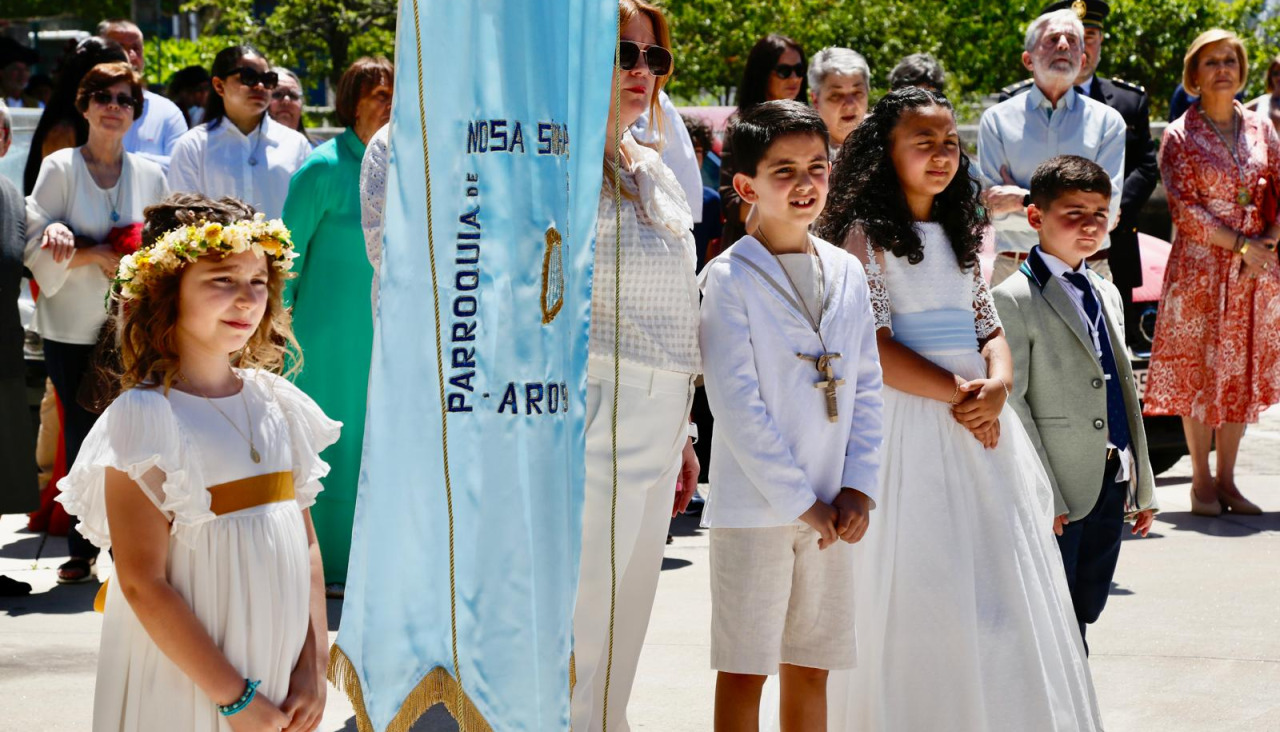 Cuatro niños participaron este año en las Comuniones de A Xunqueira