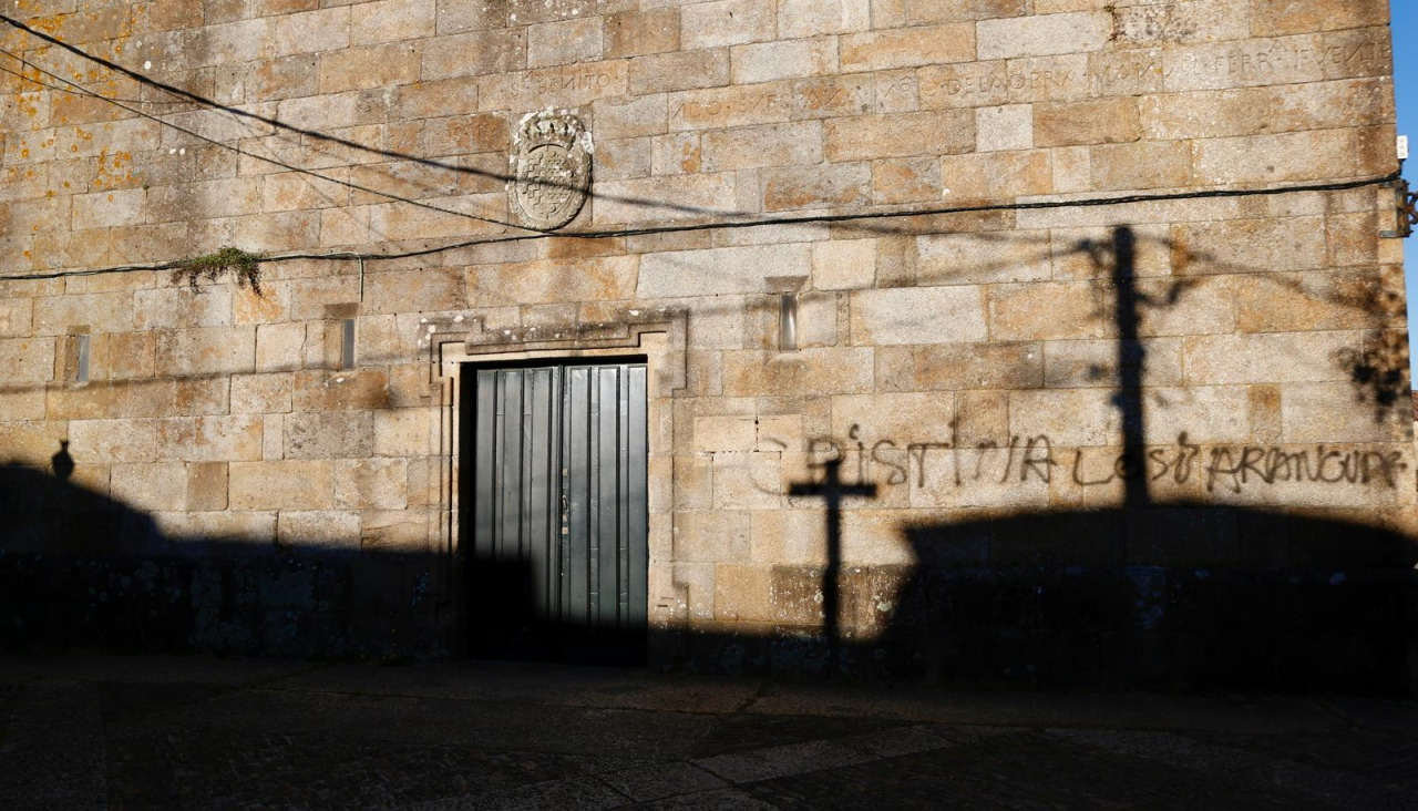Imagen de la leyenda que se descubrió en una fachada a primera hora del sábado