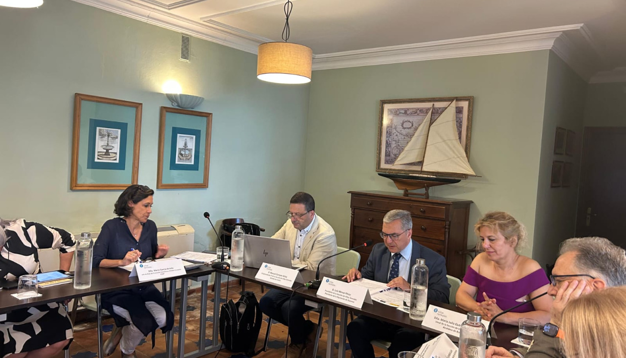 Manuel Campos en la reunión sobre aguas termales en Badajoz