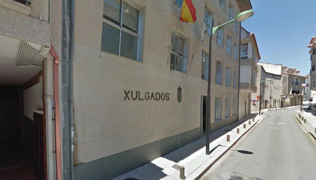 Fachada de los Juzgados de Cambados