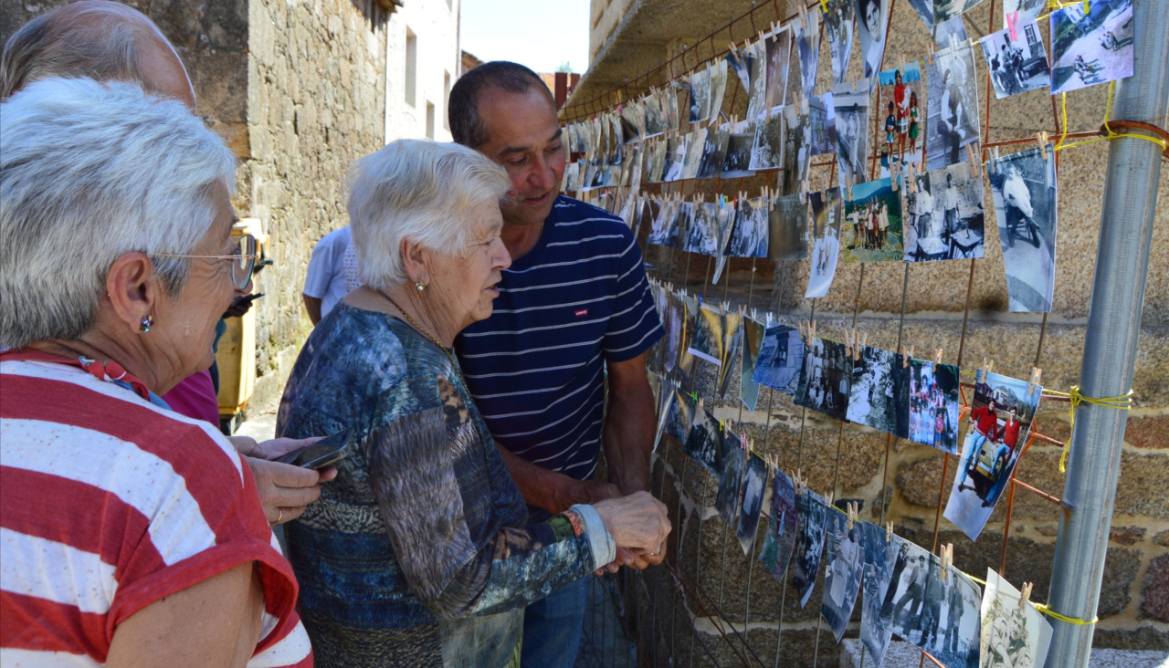 El evento, que alcanzó su quinta edición, incluyó una exposición de más de un centenar de fotografías antiguas para que la gente pueda comparar como era el lugar antes y tras el paso de los años