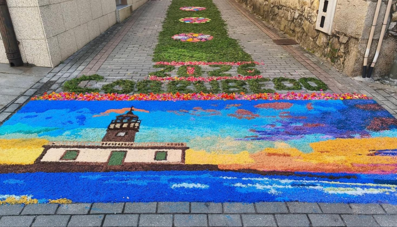 Uno de los motivos estampados en las alfombras fue el Faro de Corrubedo