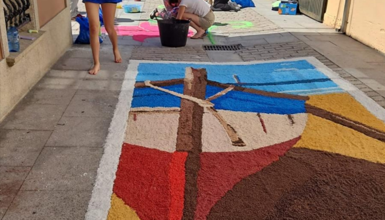 Motivos marineros como una barca fueron muy recurrentes en las alfombras de Corpus de Corrubedo