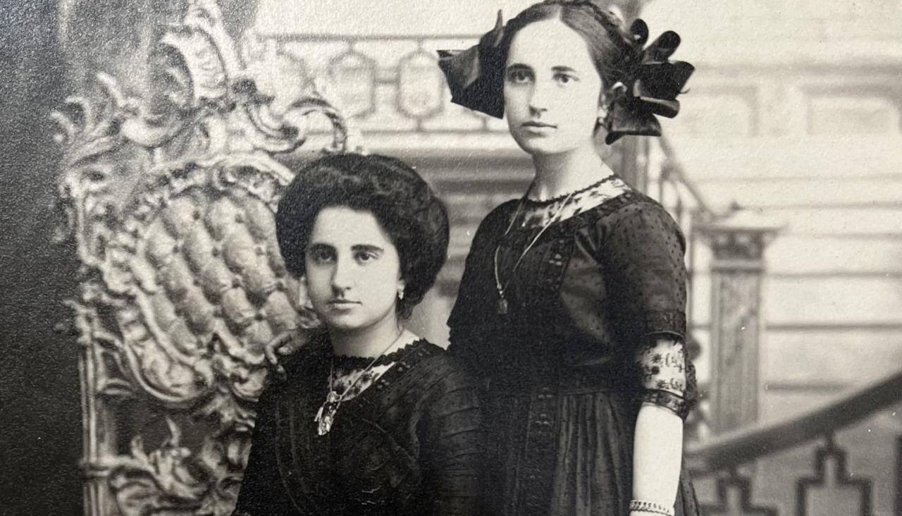 Carolina Casal, fundadora de Goya Foods, con su hermana, Ana María
