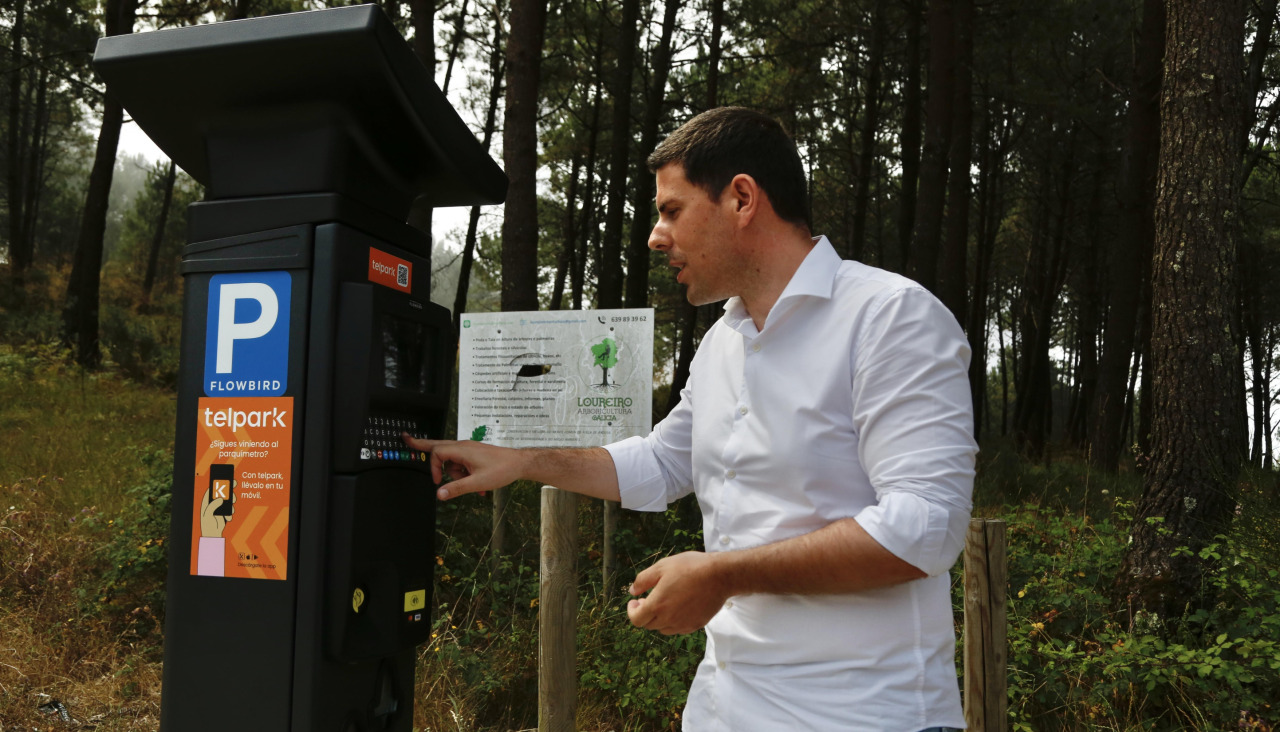 El alcalde, Luis Arosa, inauguró ayer la puesta en marcha de esta normativa