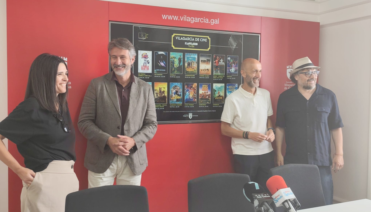 La presentación del 'Fantasio na Rúa' contó con la presencia del alcalde y del edil de Xuventude