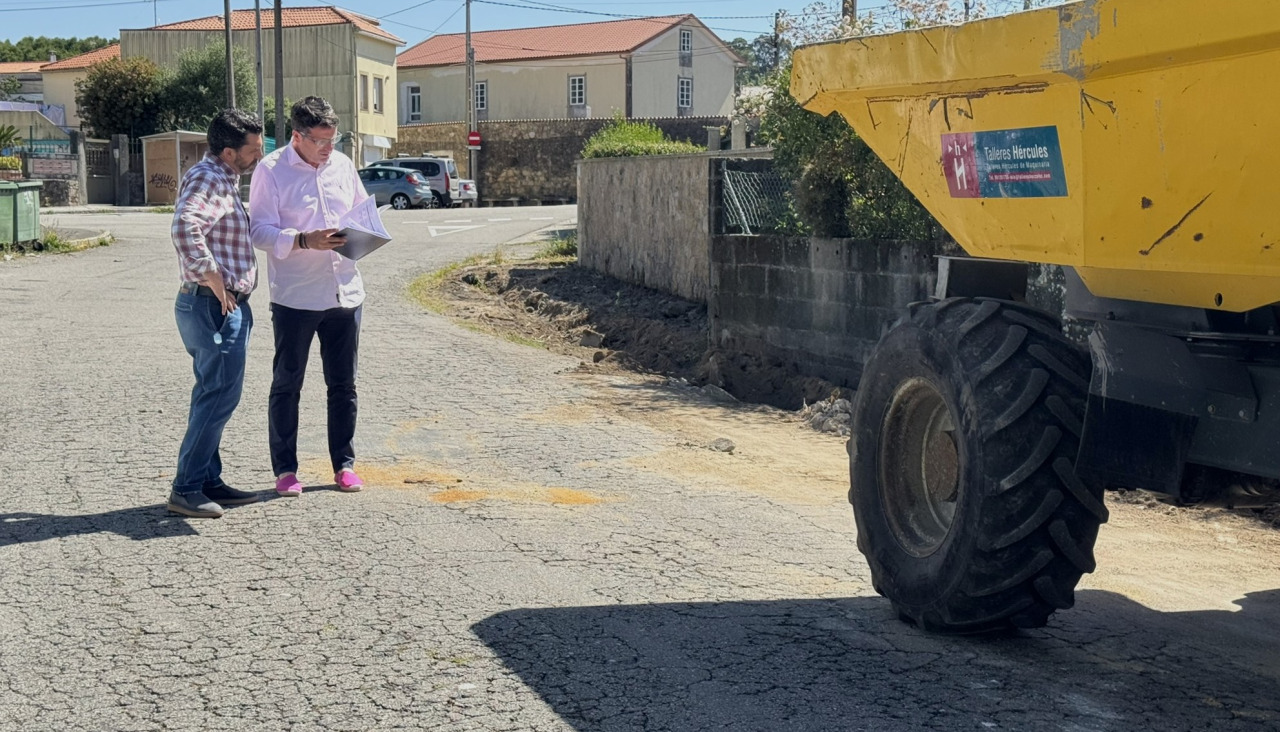 El alcalde, José Ramón Romero, y el edil de Urbanismo e Obras, Luis Ruiz, visitaron el lugar para conocer el estado de ejecución de las actuaciones