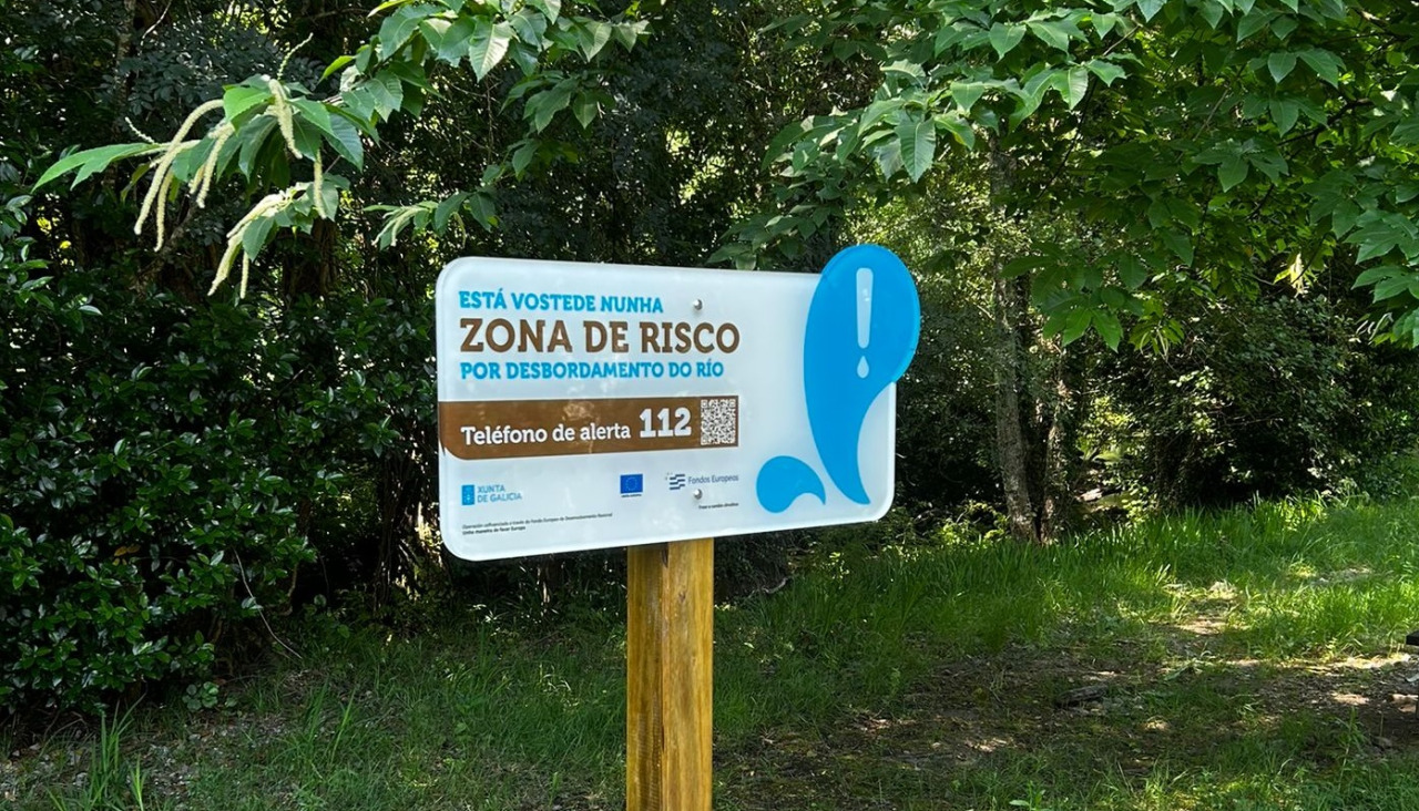 Paneles informativos en distintos puntos del río Gallo