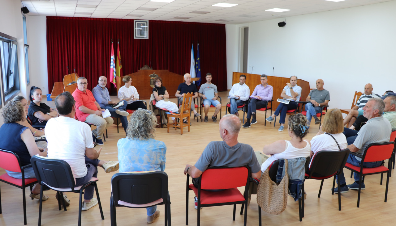Reunión por la parcelaria de Catoira