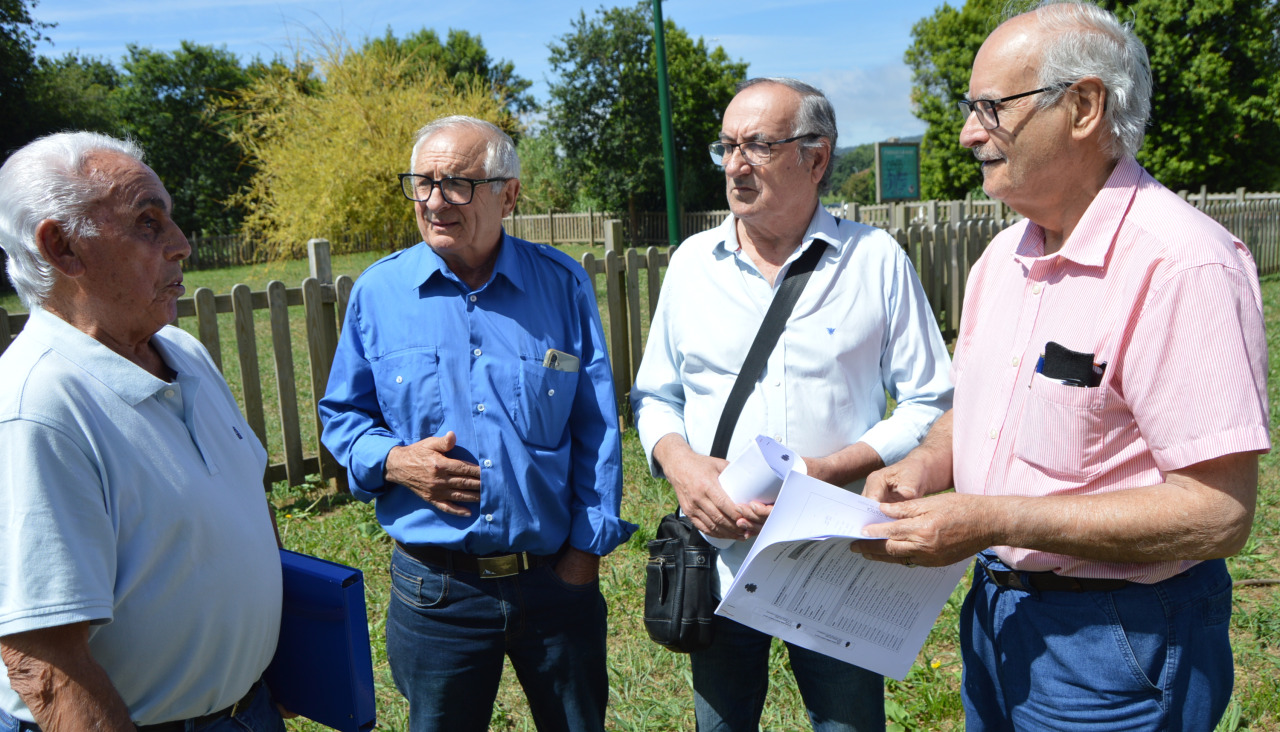 Velo y otros directivos visitaron los terrenos comprometidos para el geriátrico