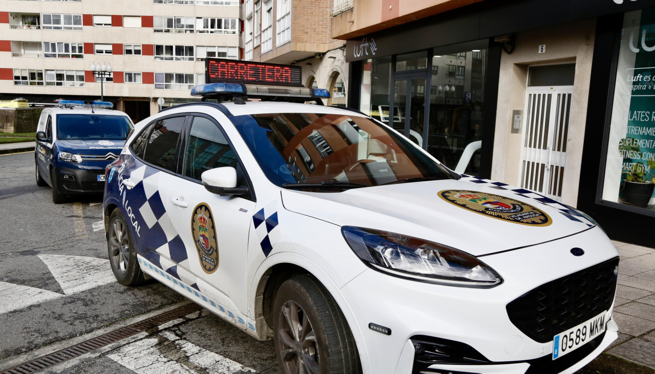 Un coche de la Policía Local de Vilagarcía