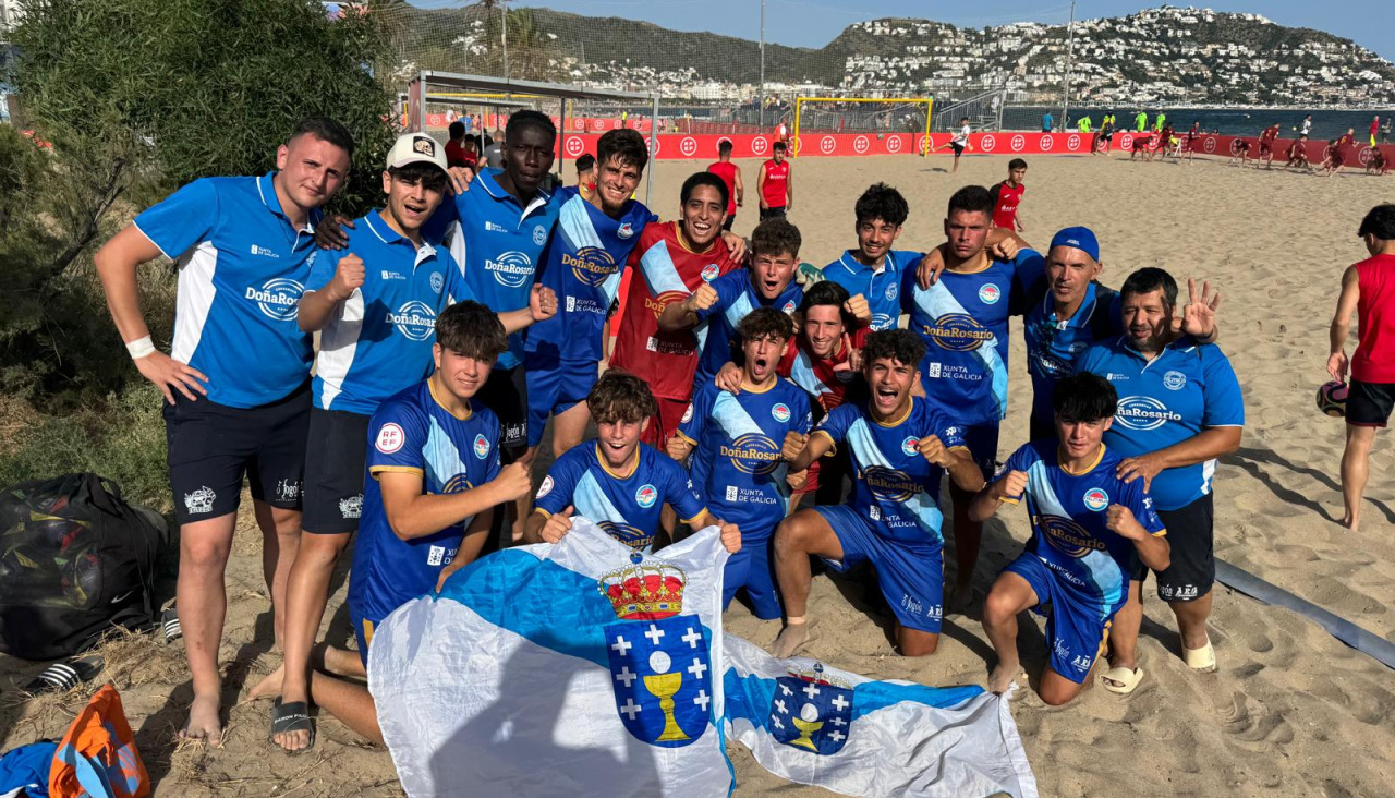 El Talitrus de Luis Treviño es el primer equipo gallego en la historia que disputa la Liga Nacional de Fútbol Playa